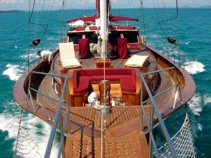 crewed-yacht-charter